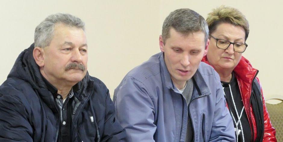 Sołtys Andrzej Stefaniuk, wiceprzewodniczący rady Dariusz Wojtczuk i radna Jadwiga Łukaszuk. Fot. MC