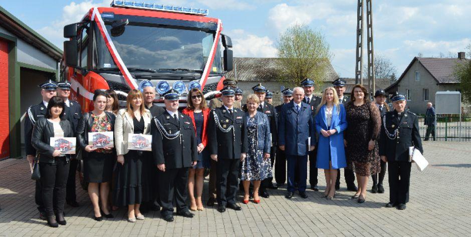 Święto Strażaka i nowy samochód w OSP w Radomyśli - fot. s