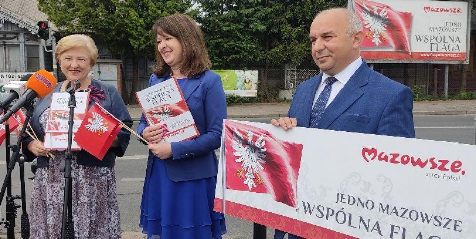 Od lewej: Elżbieta Lanc, Janina Ewa Orzełowska i Dariusz Stopa fot. Siriss