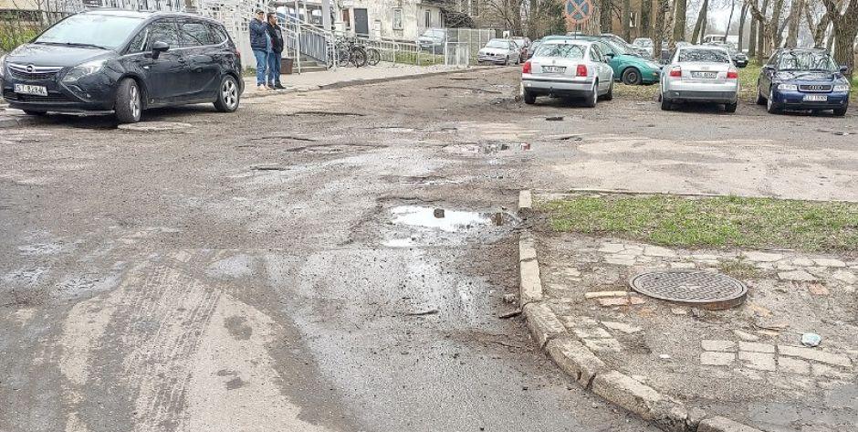 Tak wygląda parking przy dworcu. fot. A. Pogonowski - fot. as