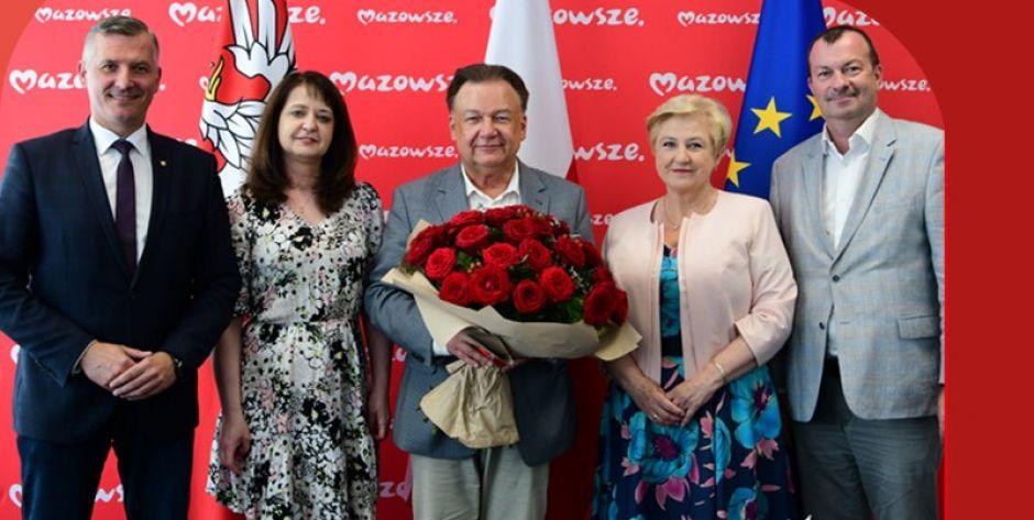 Zarząd Województwa Mazowieckiego otrzymał wotum zaufania i absolutorium. Na zdjęciu: Janina Ewa Orzełowska, Adam Struzik, Elżbieta Lanc Rafał Rajkowski Wiesław Raboszuk. Fot. FB  - fot. FB