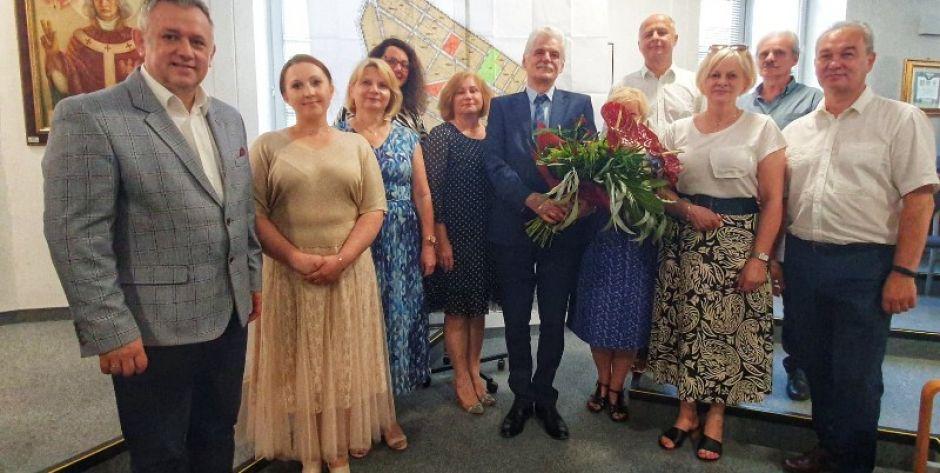 Wieloletni naczelnik Wydziału Edukacji UM Siedlce, Sławomir Kurpiewski odchodzi na emeryturę. Fot. Aga Król