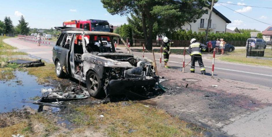 Pożar samochodu na trasie Łuków - Międzyrzec Podlaski - fot. arch.