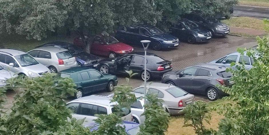 Samochód szlaban na ul. Kurpiowskiej w Siedlcach Fot. Czytelniczka - fot. Czytelniczka