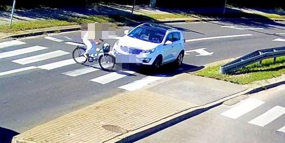 Rowerzystka potrącona na przejściu. Fot. KPP Łuków - fot. KPP Łuków