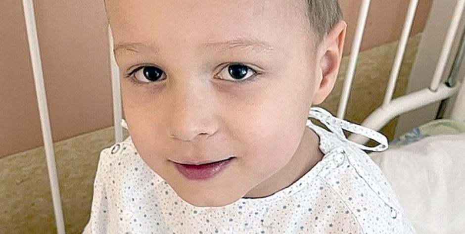 Mateuszek ma tylko pół serca... Fot. arch. rodz. - fot. arch.