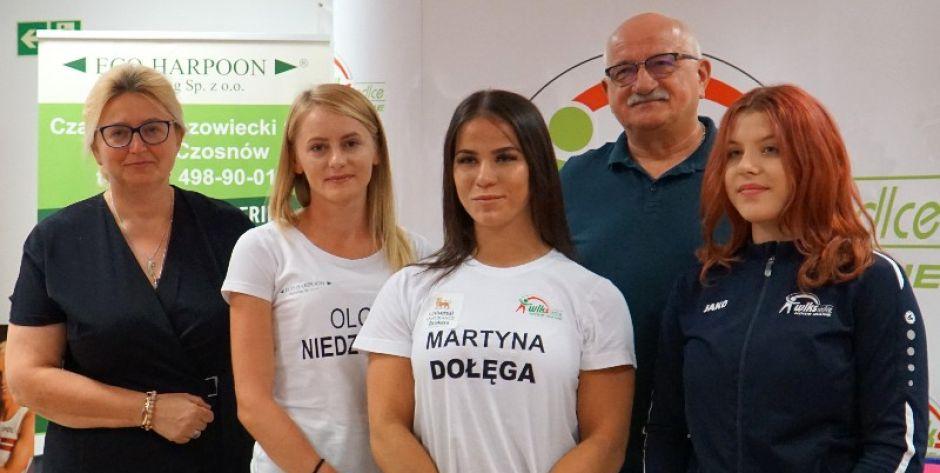 Od lewej: Agnieszka Garwacka, Olga Niedziałek, Martyna Dołęga, Marek Murmyło i Ewelina Obłoza fot. Siriss