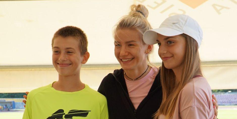 Adrianna Sułek nie odmawiała siedleckim kibicom wspólnego zdjęcia fot. Siriss