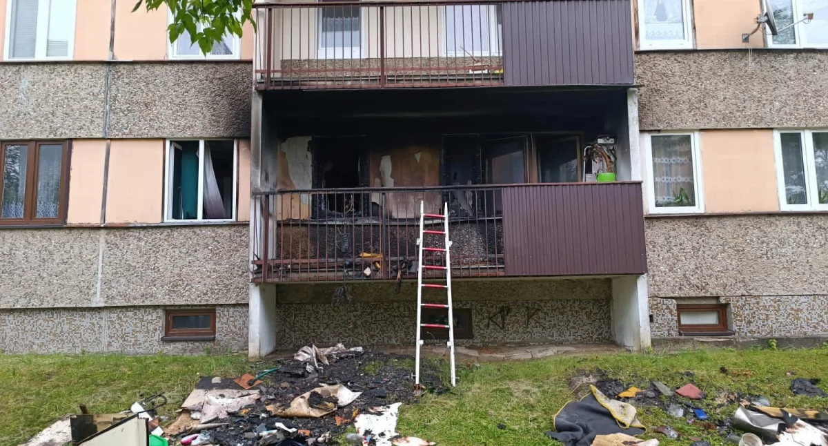 Pożar w bloku na os. Sieniewicza w Łukowie, fot. mł. kpt. Kacper Iwańczuk z KPP Łuków