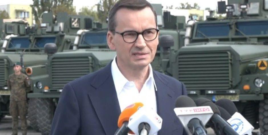 Mateusz Morawiecki w 18 Dywizji Zmechanizowanej  - fot. sd