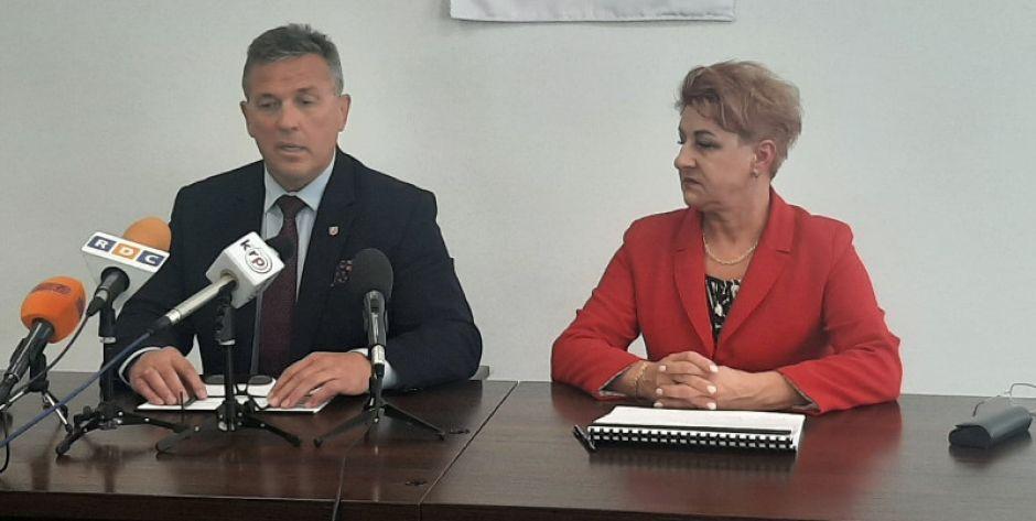 Prezydent Andrzej Sitnik i prezes PEC Marzena Komar 