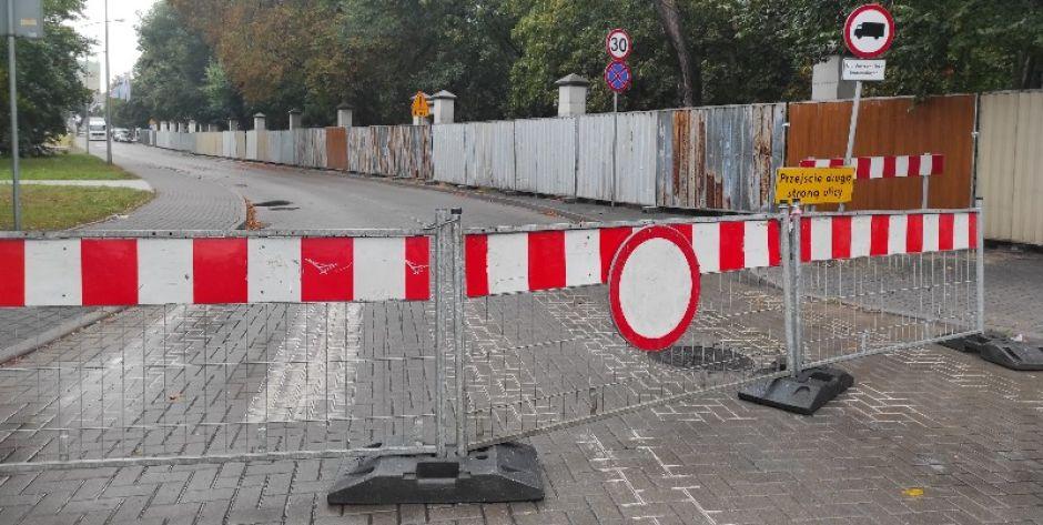 Zamknięcie ul. Wiszniewskiego w piątkowy poranek sparaliżowało ruch... Fot. J.Jońska - fot. Joanna Jońska