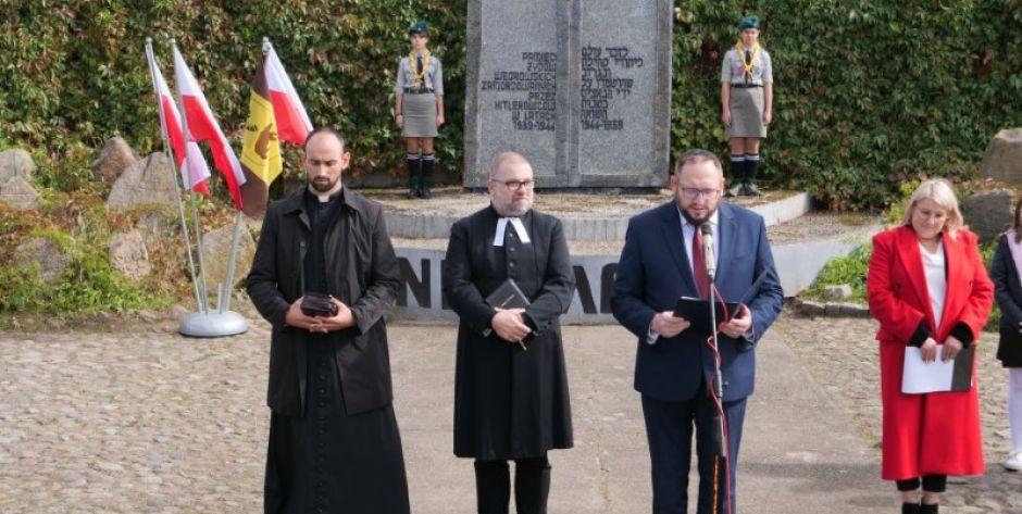 Modlitwa ekumeniczna w węgrowskim Lapidarium. fot. arch. UM w Węgrowie - fot. UM w Węgrowie