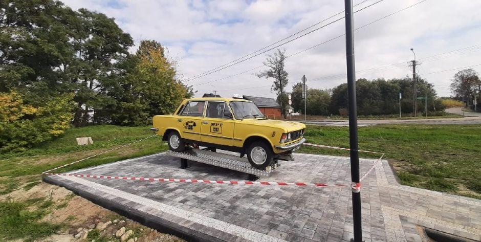 Fita 125p wita stanął w centrum Skórca jako witacz. Fot. GOK Skórzec - fot. GOK Skórzec