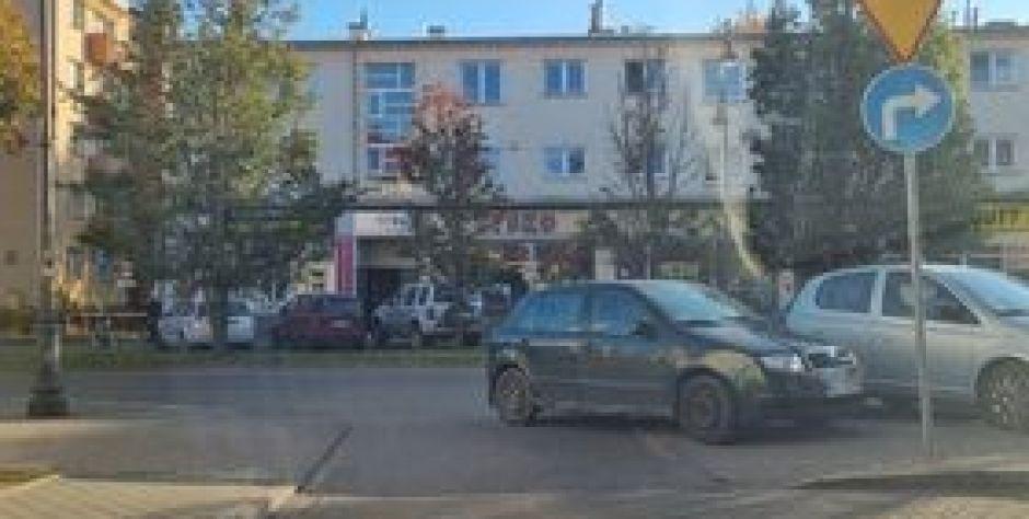 Mistrz parkowania na ul. Sienkiewicza w Siedlcach - fot. Czytelniczka