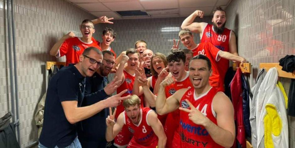 Tak się cieszy po wygranej Superis Probasket Mińsk Mazowiecki - fot. Jsj