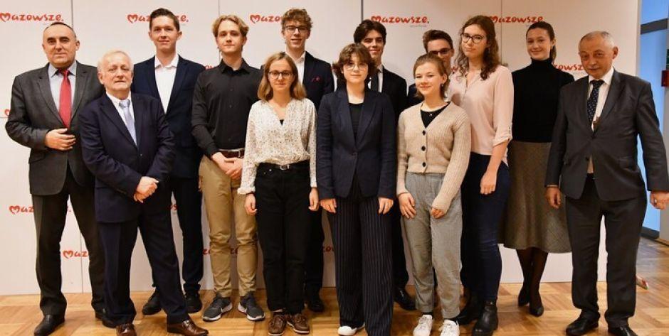 Mazowieccy finaliści projektu „Matura na 100 procent”. Fot. Samorząd Mazowsza - fot. ds