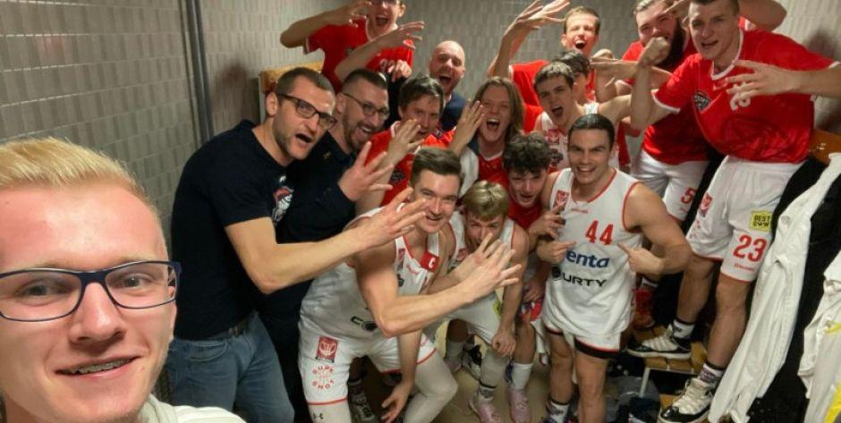 Probasket Mińsk Mazowiecki po zwycięstwie z Legią Warszawa. Fot. media klubowe - fot. gf