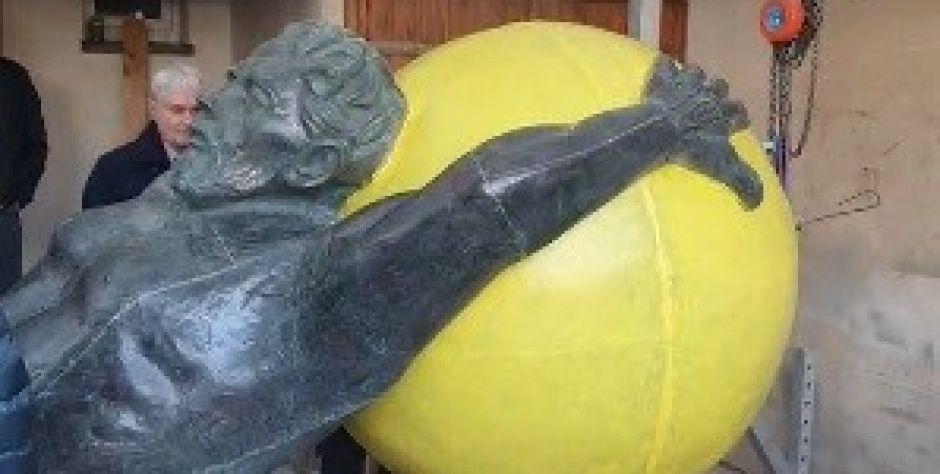 Jacek w końcowej fazie renowacji kadr z filmu Muzeum Regionalne w Siedlcach - fot. sd