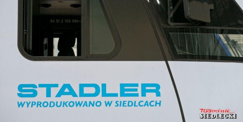– Dlaczego nie dostajemy dodatku 1 tysiąca złotych, a otrzymują go pracownicy z Białorusi? – pytają związkowcy z siedleckiego Stadlera. Fot. Aga Król
