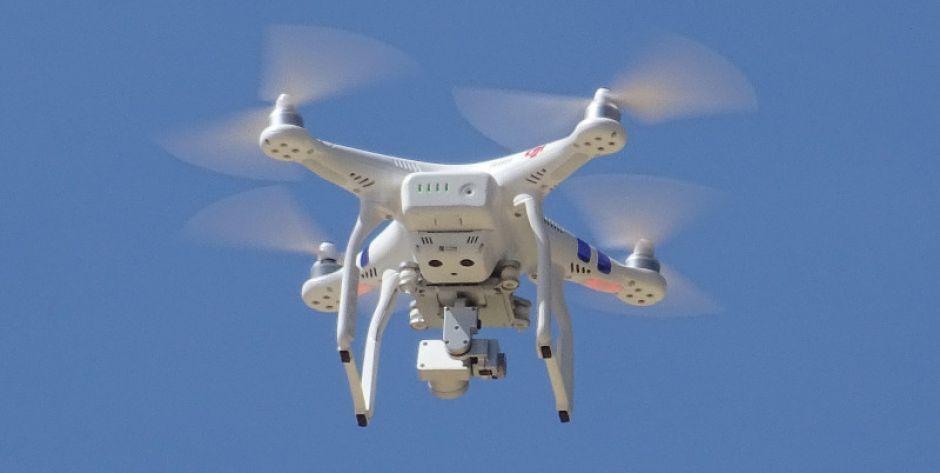Dron, www.publicdomainpictures.net - fot. www.publicdomainpictures.net
