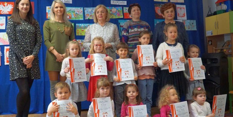 „Z miłości do Niepodległości” - rozstrzygnięcie konkursu plastycznego w Miejskim Przedszkolu Integracyjnym nr 20 w Siedlcach fot. Siriss