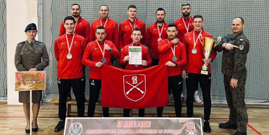 Reprezentacja 18 Dywizji Zmechanizowanej wicemistrzem Wojska Polskiego w futsalu - fot. 18 DZ - fot. d