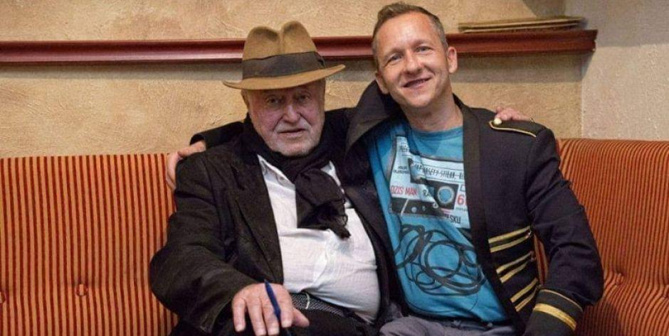 Jan Nowicki z Tomaszem Markiewiczem w 2018 roku podczas wizyty w Mińsku Mazowieckim. Fot. Aga Król