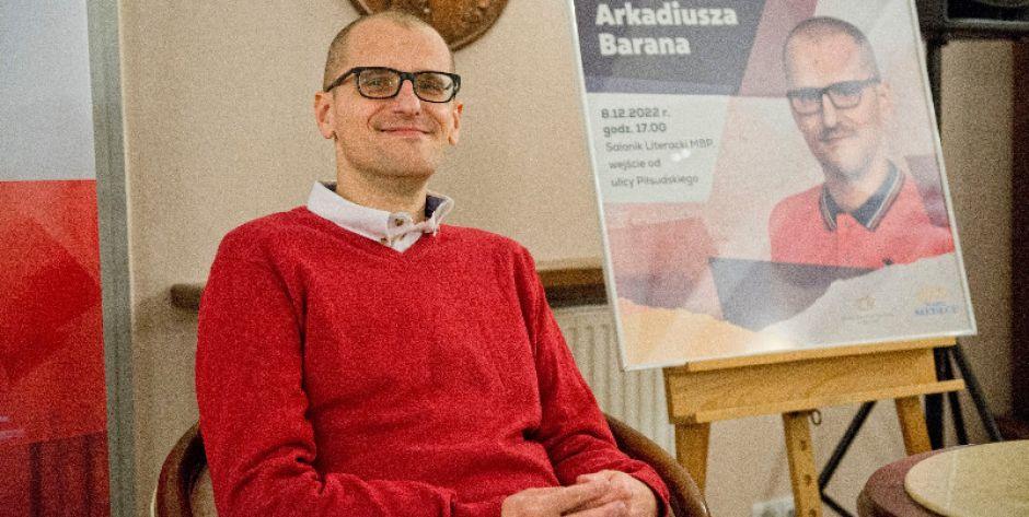 Wieczór poetycki Sebastiana Barana. Emocjonalne wiersze. - fot. Aga Król