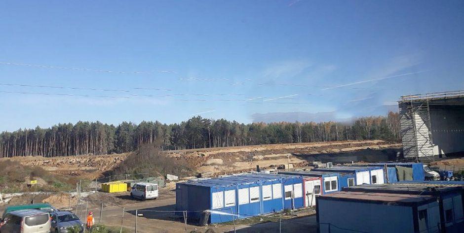 Budowa autostrady czasami wymaga wycięcia lasu. Fot. ZBJ