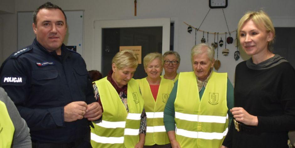 Bezpieczeństwo najważniejsze - spotkanie z seniorami w Pilawie - fot. e