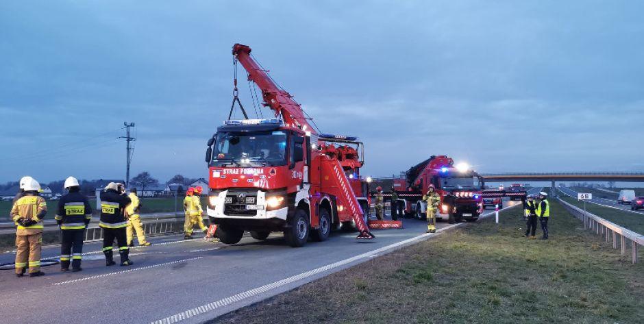 Utrudnienia na S19. Pożar naczepy - fot. OSP Korytnica - fot. d