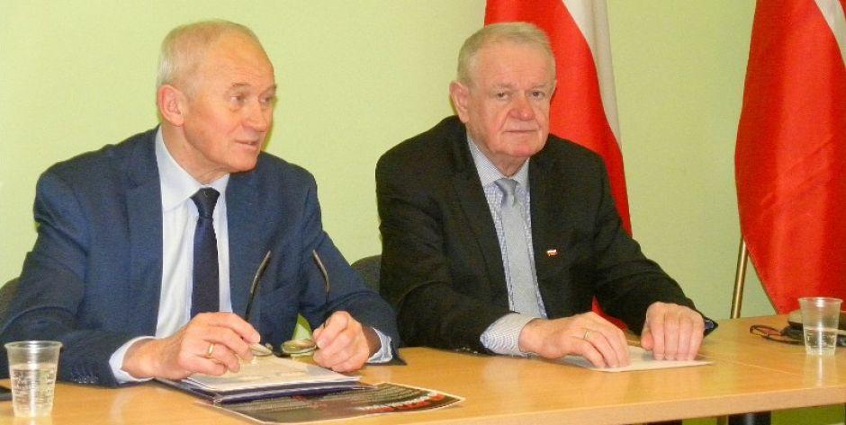 Krzysztof Tchórzewski i Wojciech Kudelski na konferencji prasowej