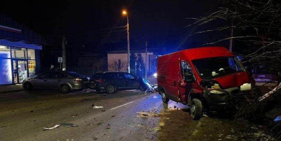 Zderzenie trzech samochodów w Sulejówku - fot. s