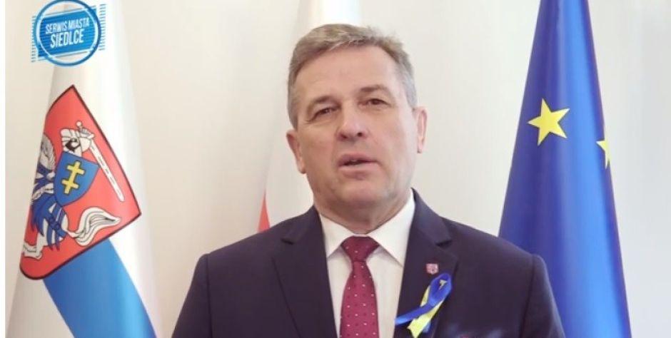 Andrzej Sitnik nagrał specjalne oświadczenie w związku z pierwszą rocznicą napaści Rosji na Ukrainę.  - fot. kadr z filmu