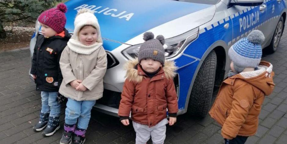 Policjanci z Łaskarzewa zdobili zaufanie dzieci - fot. KPP Garwolin - fot. y