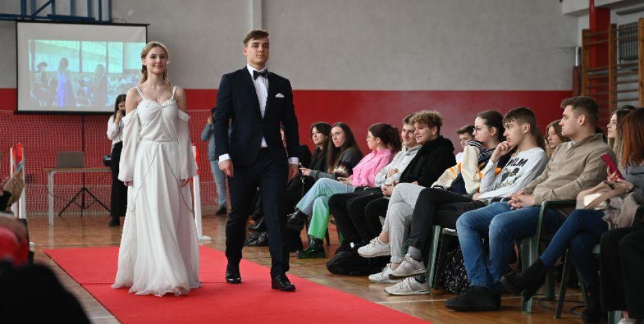 Pierwszy Pokaz Mody w ZSP nr 5 w Siedlcach - fot. w