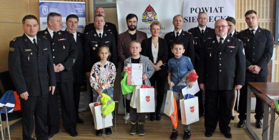 Młodzież zapobiega pożarom - Ogólnopolski Turniej Wiedzy Pożarniczej - fot. r