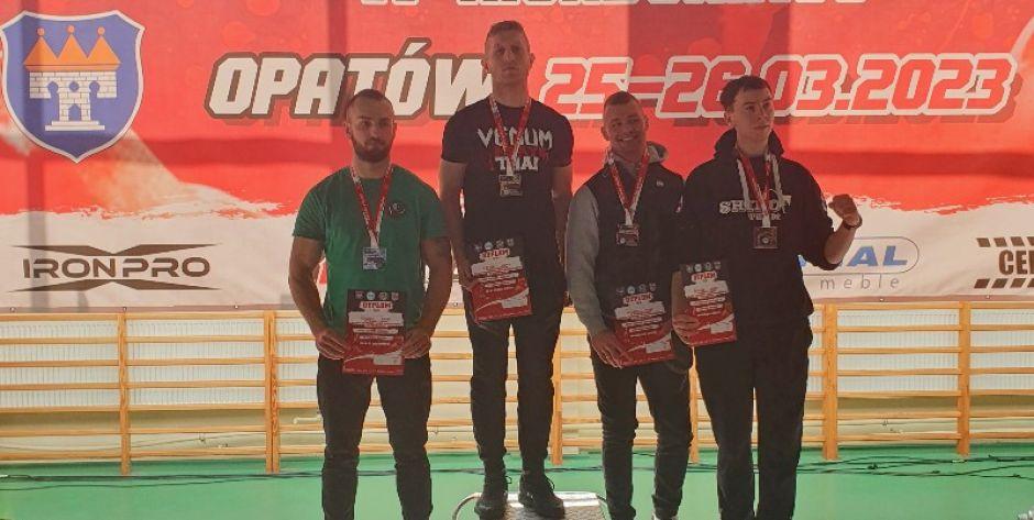 Mateusz Pasiak na najwyższym stopniu podium fot. Arch. Prywatne  - fot. Wmfn