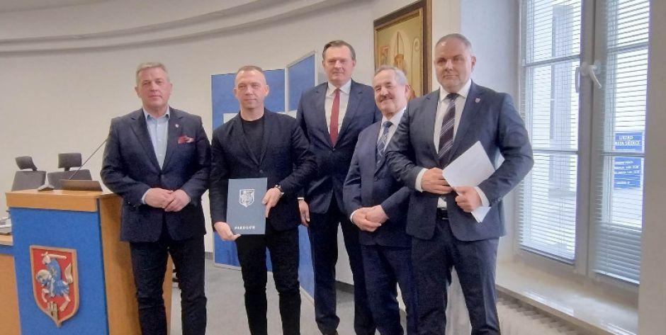 Maciej Grabowski i siedleccy radni  - fot. Arch. pryw.