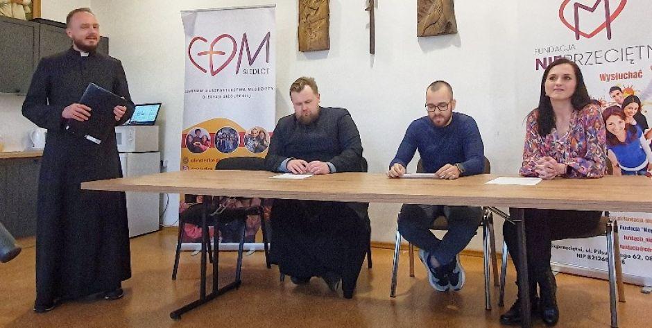 Młodzieżowe Pogotowie Emocjonalne - tu otrzymasz profesjonalną pomoc - fot. Aga Król