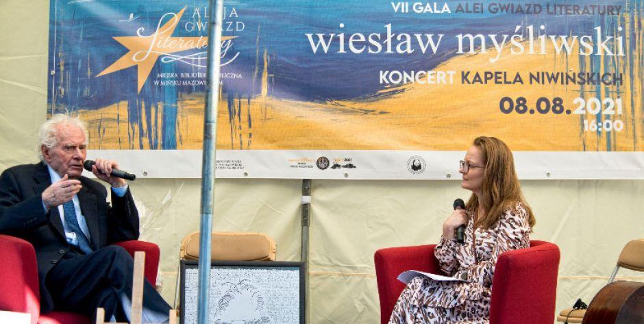Wiesław Myśliwski w Alei Gwiazd Literatury w Mińsku Mazowieckim
