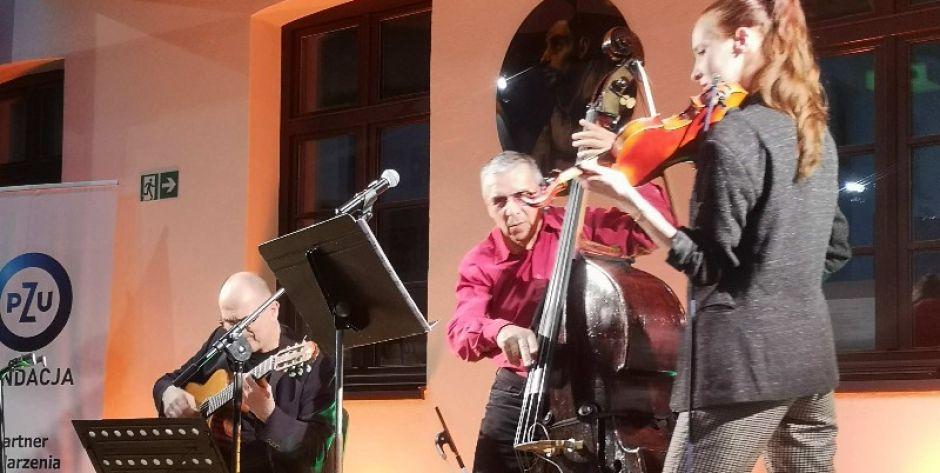 Koncert w Centrum Dialogu Kultur w Węgrowie. - fot. .