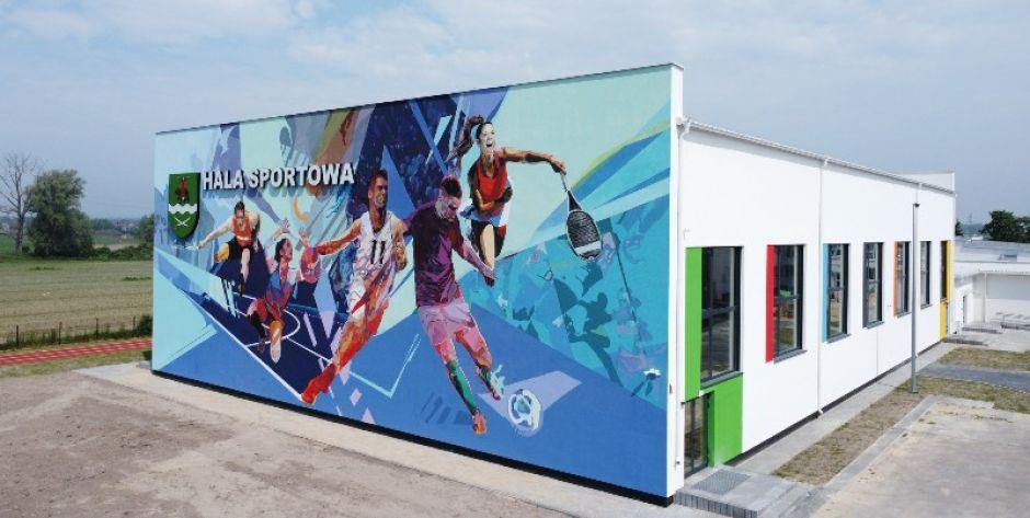 Mural przy placówce w Strzale prezentuje się bardzo ładnie. Fot. Gmina Siedlce - fot. gmina Siedlce
