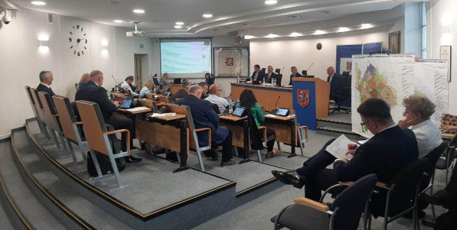 Sesja trwała ponad 13 godzin...