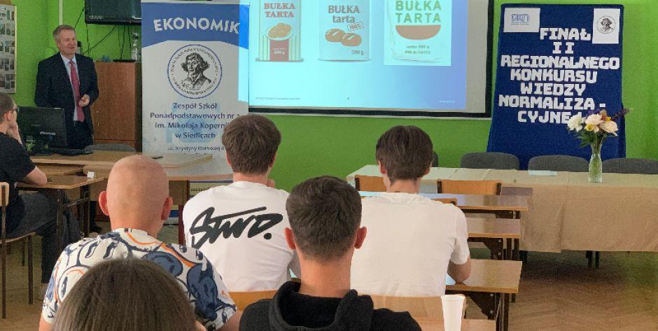 Finał II Regionalnego Konkursu Wiedzy Normalizacyjnej  w ZSP nr 2 w Siedlcach - fot. e