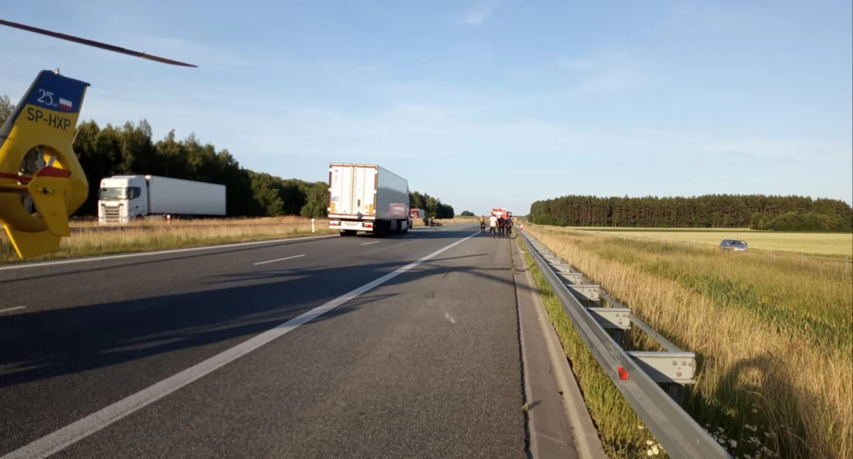 Śmiertelny wypadek na A2. Nie żyje motocyklista, droga zablokowana - fot. asp. Maciej Czajka