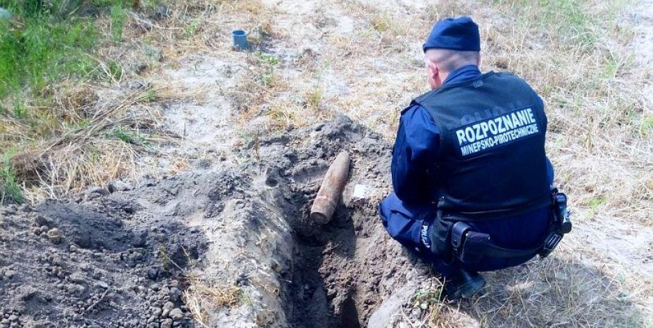 Dąbie: wybuchowe wykopki. Fot. KPP Łuków - fot. KPP Łuków