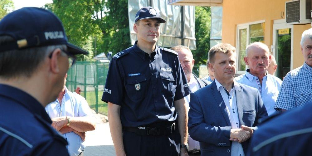 Komendant KPP Mińsk Maz. Sławomir Rogowski na uroczystym otwarciu Punktu Przyjęć Dzielnicowego - fot. KPP Mińsk Maz. - fot. n