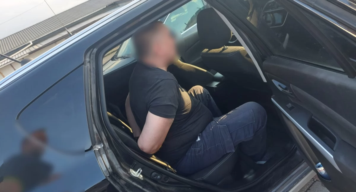 Policjanci odzyskali skradziony zestaw ciężarowy wart 400 tysięcy euro – zatrzymano obywateli Litwy - fot. Policja Mińsk Maz.